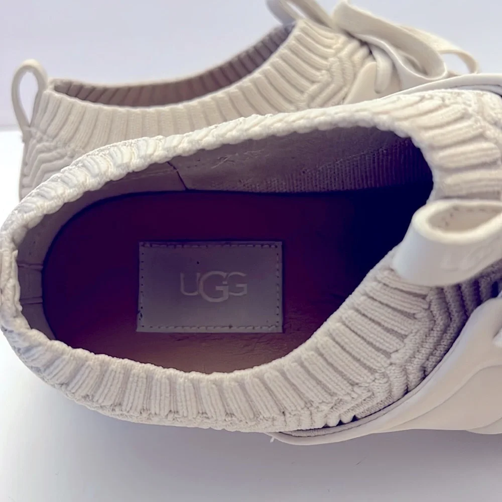 UGG here pair
